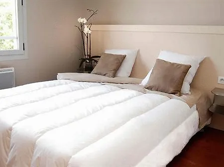 Hotel apartamentowy Aux Balcons Du Sancy 3*